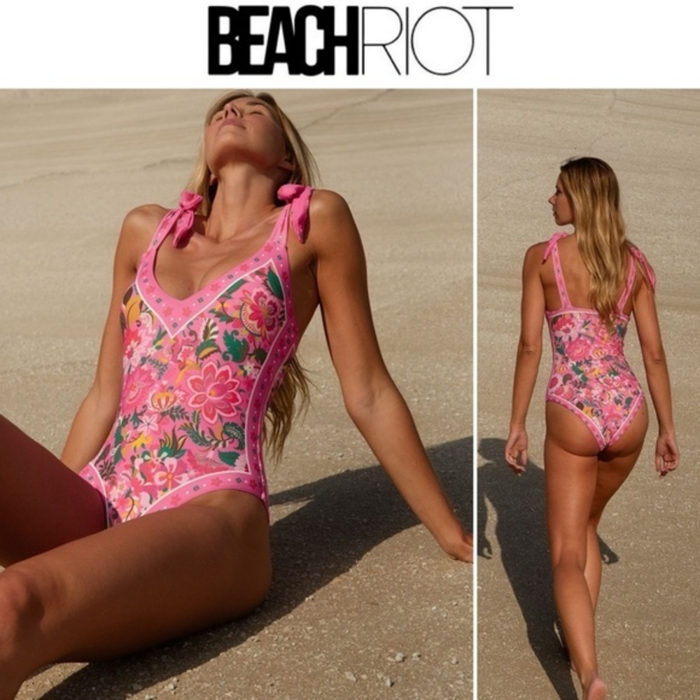 Beach Riot Akira Floral One-Piece Pink Swimsuit sz M NWT